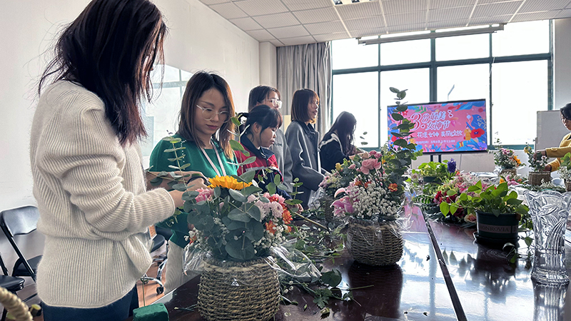 蘑菇视频正版在线下载机械妇女节插花活动