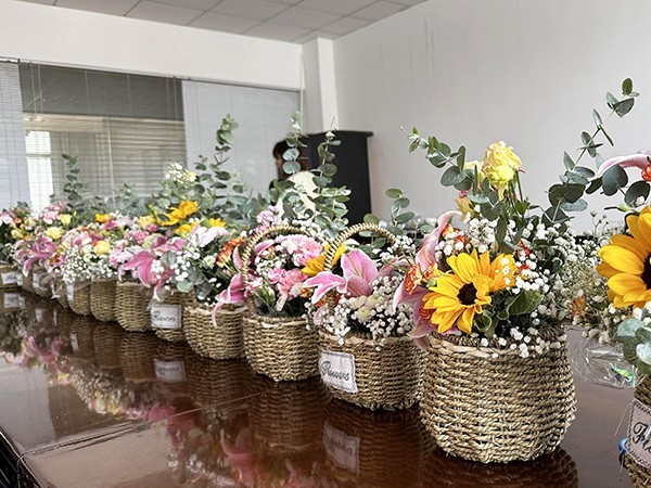 “插花拾趣，指尖绽放”蘑菇视频正版在线下载机械妇女节插花活动来啦！