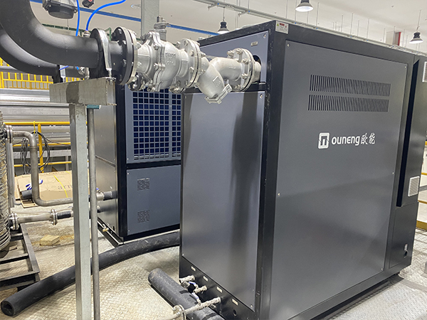 循环油加热器给反应釜控温，塑料薄膜生产线的节能选择