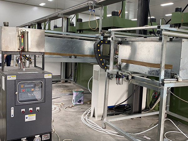 玻璃钢控制油温机运用，实现汽配行业温控